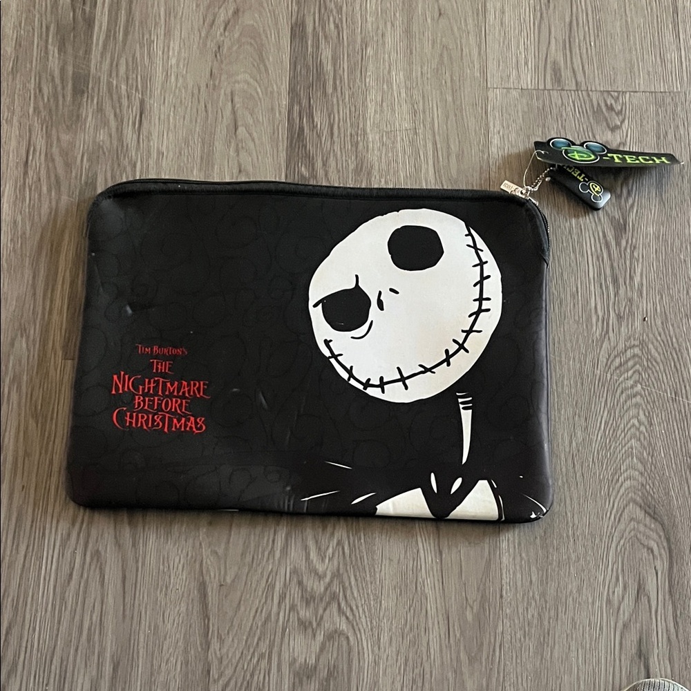 Nightmare Before Christmas Laptop Sleeve a few marks! - Picture 2 of 5